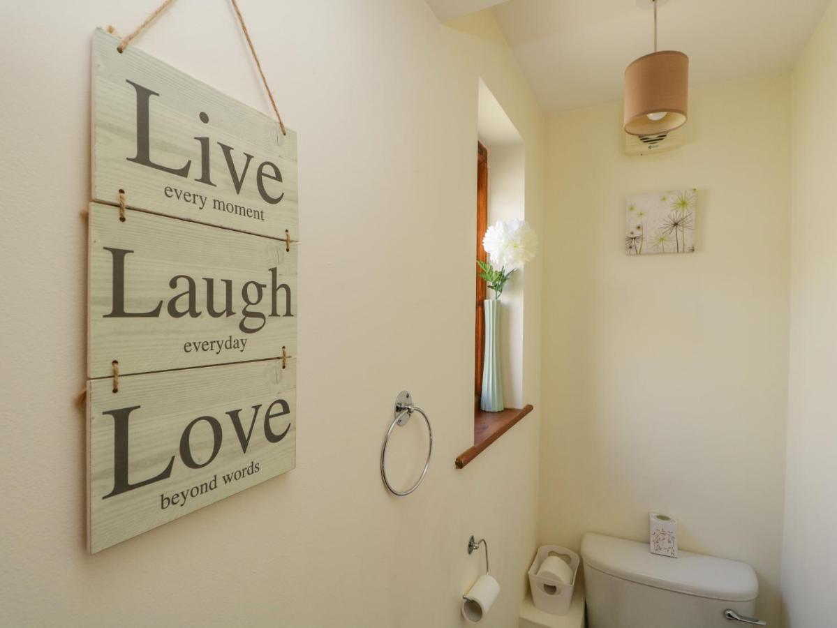 The Laurels Villa อัลเวอร์สตัน ภายนอก รูปภาพ